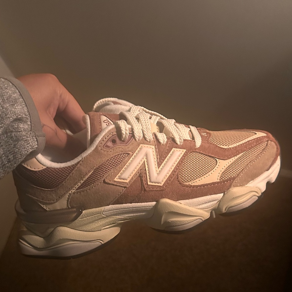 New balance women’s 9060